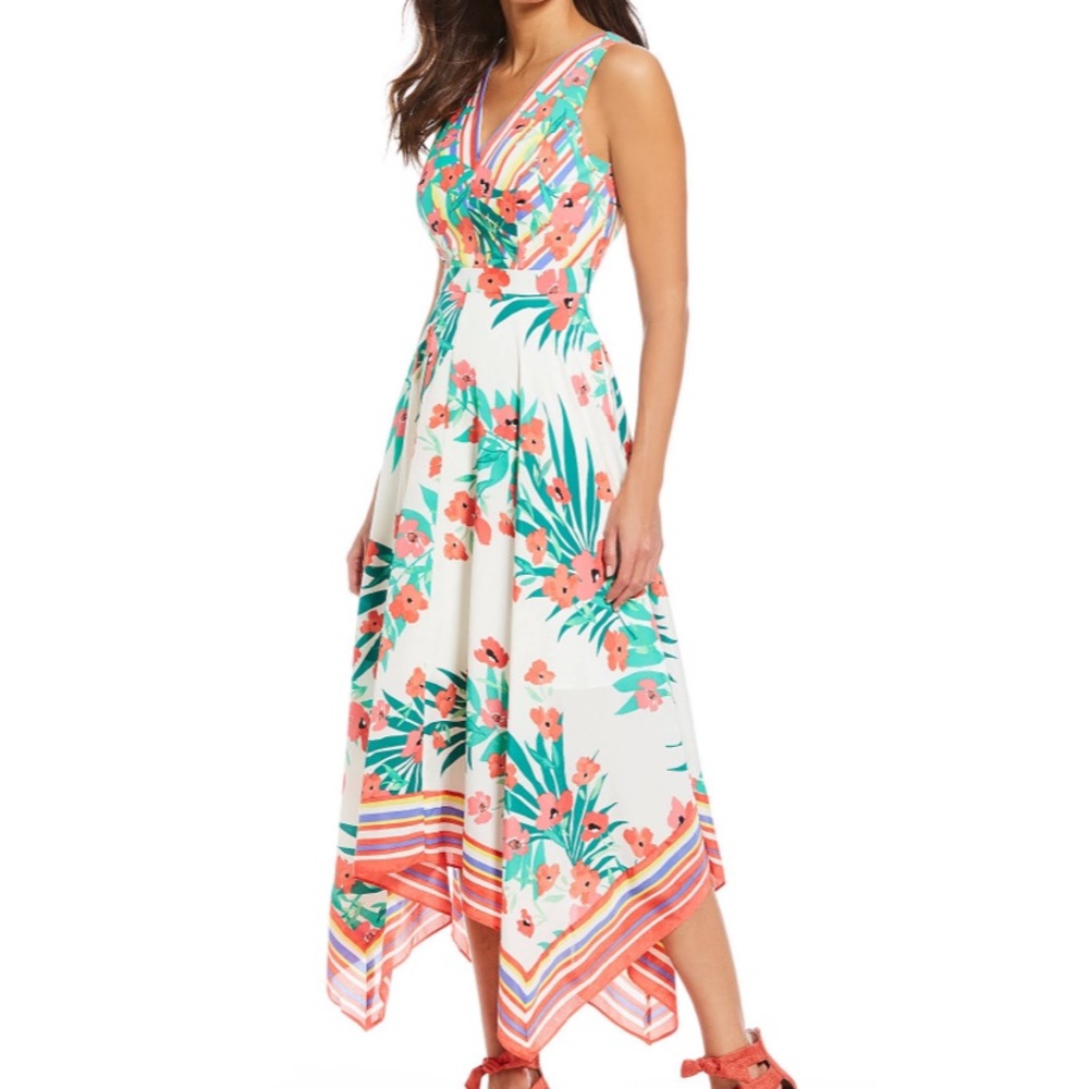 NWT Vince Camuto Floral Maxi Dress